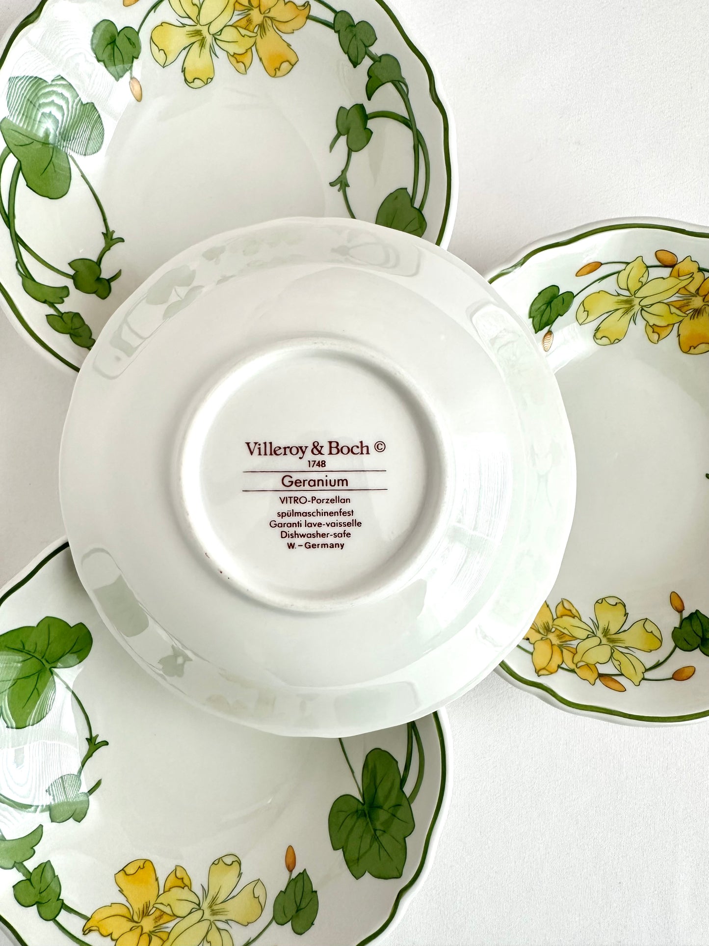 Geranium Floral Fruit Bowls