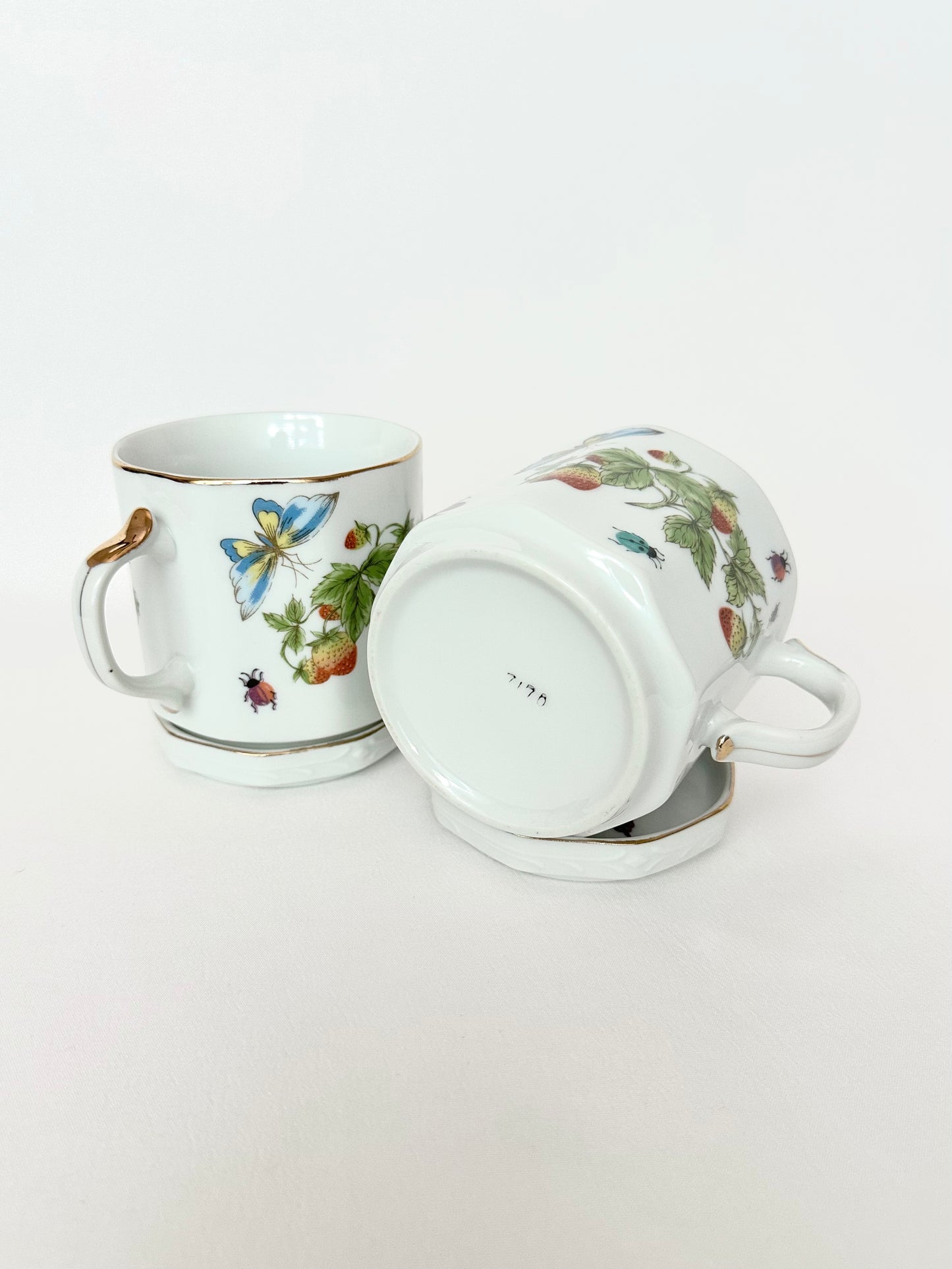 Beri Coffee Cups & Coasters