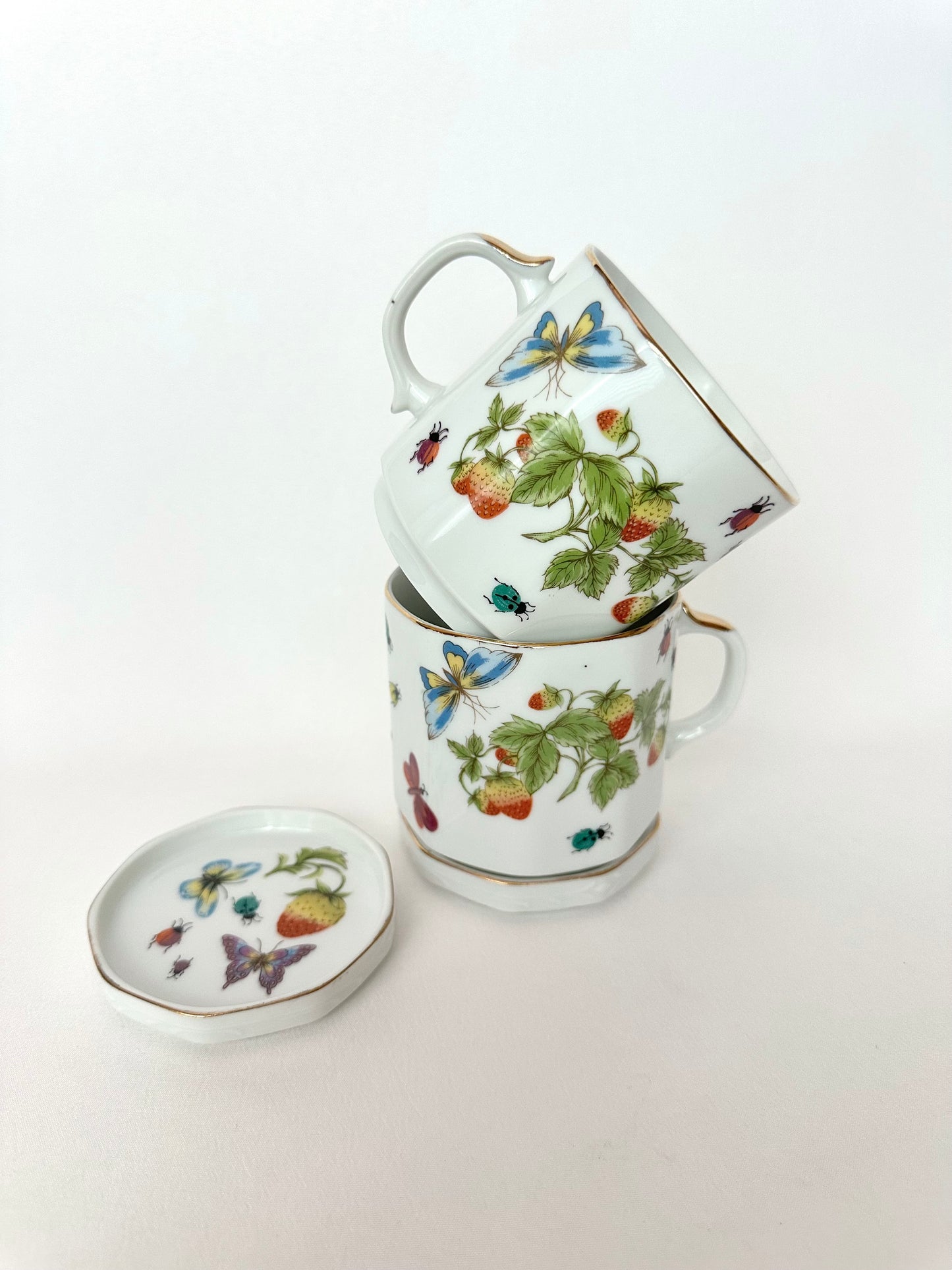 Beri Coffee Cups & Coasters