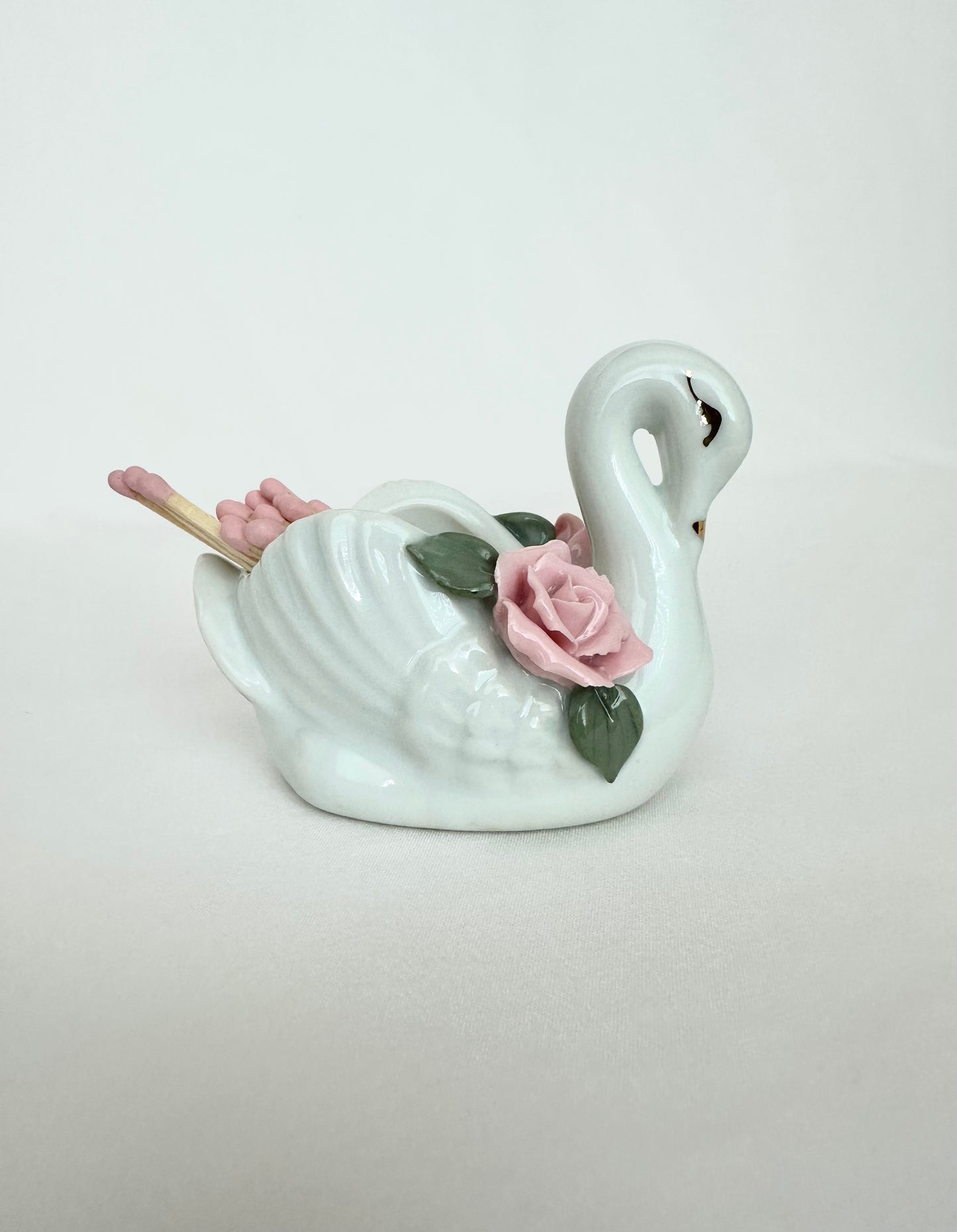 Harmony Swan Matchstick Vessel