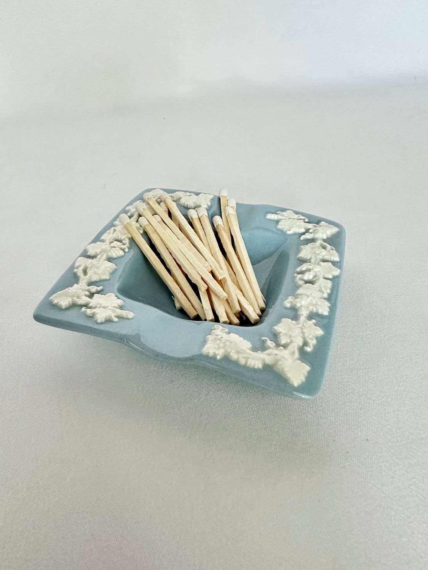 Liza Porcelain Matchstick Vessel