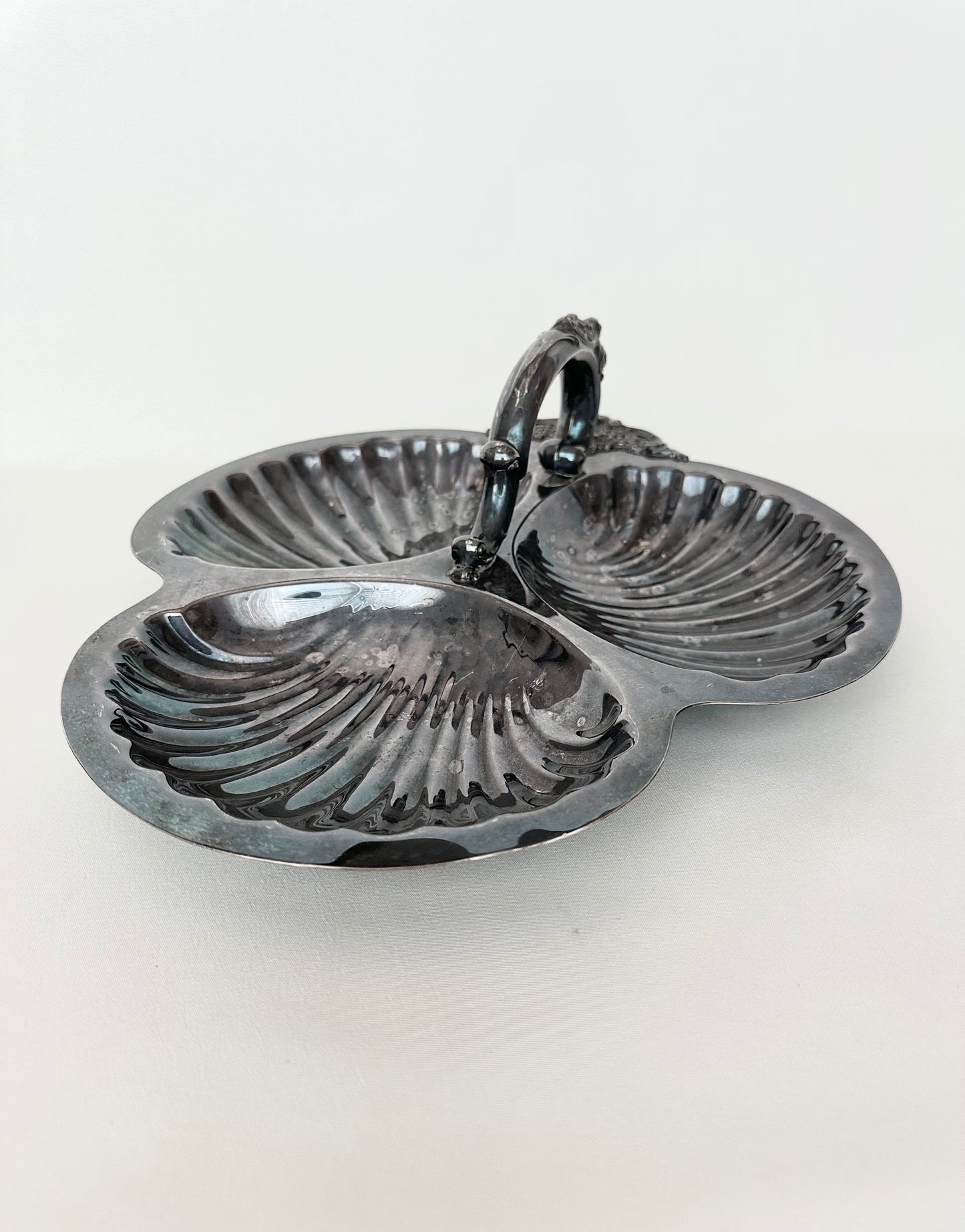 Annona Silverplate Shell Server