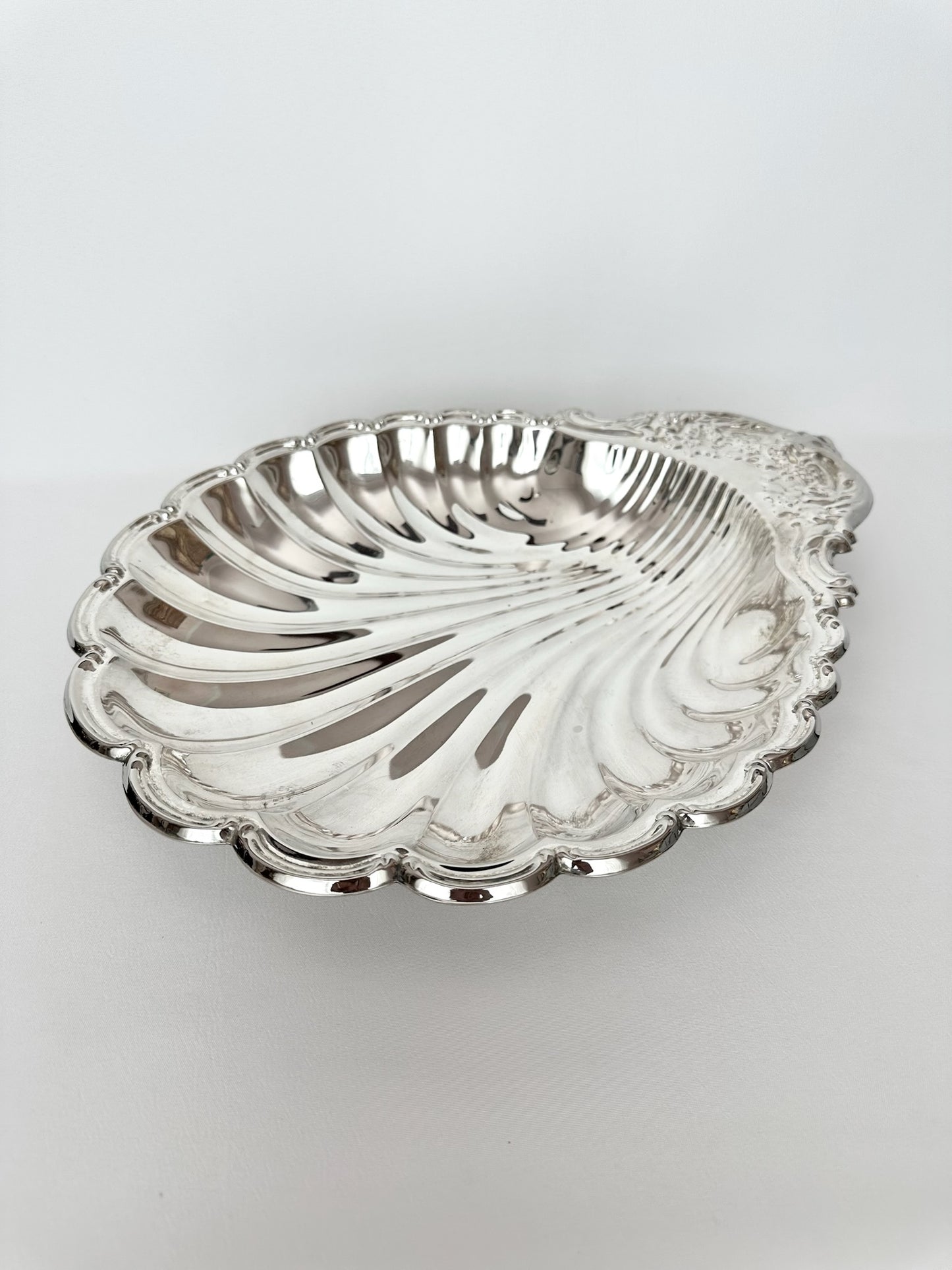 Gianna Large Clamshell Bowl