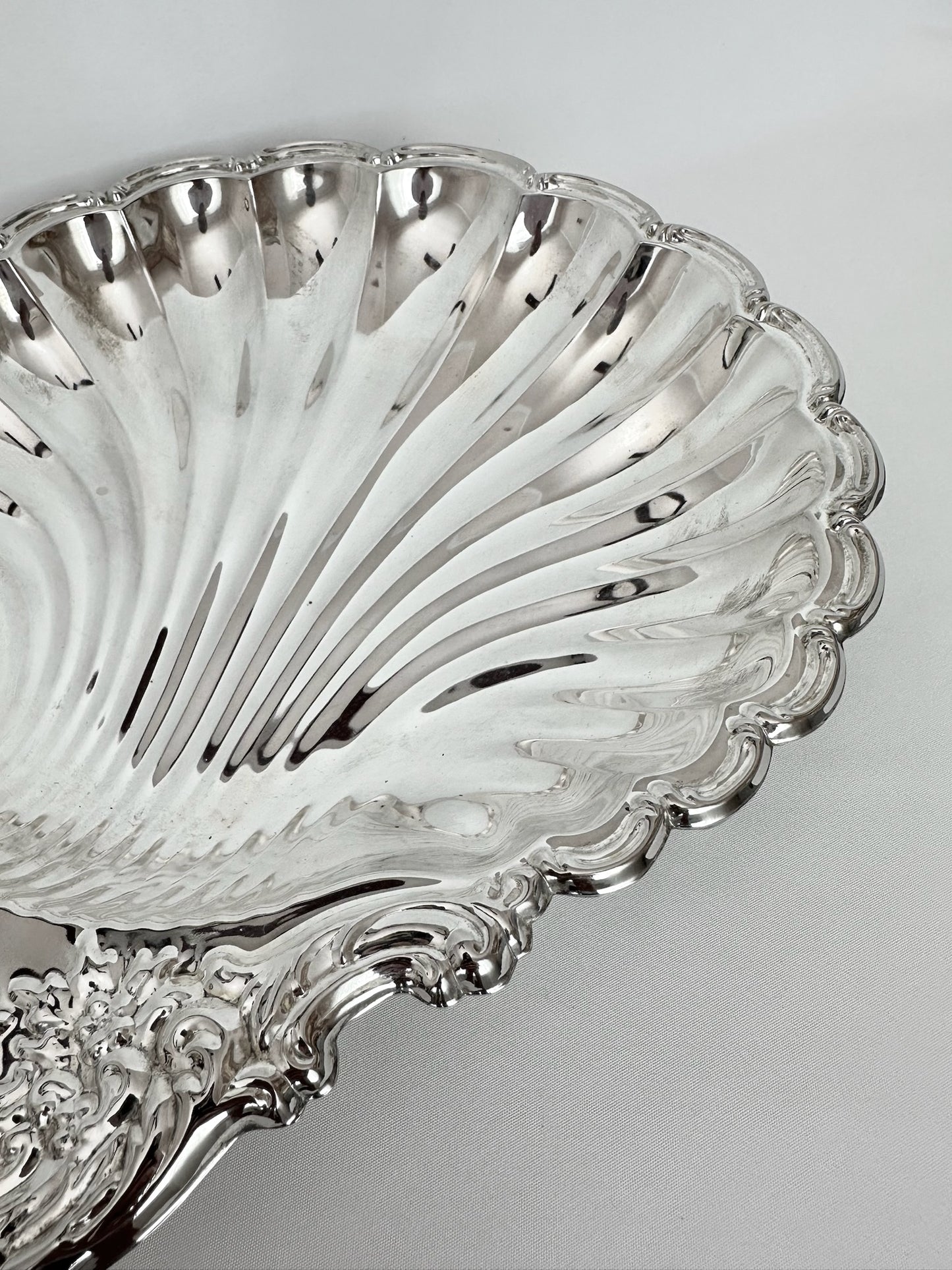 Gianna Large Clamshell Bowl