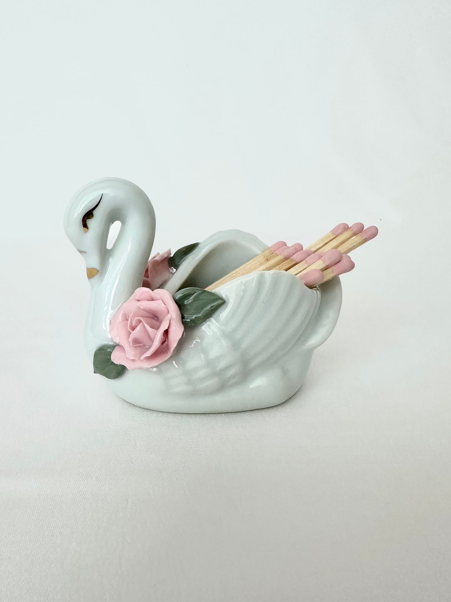 Harmony Swan Matchstick Vessel