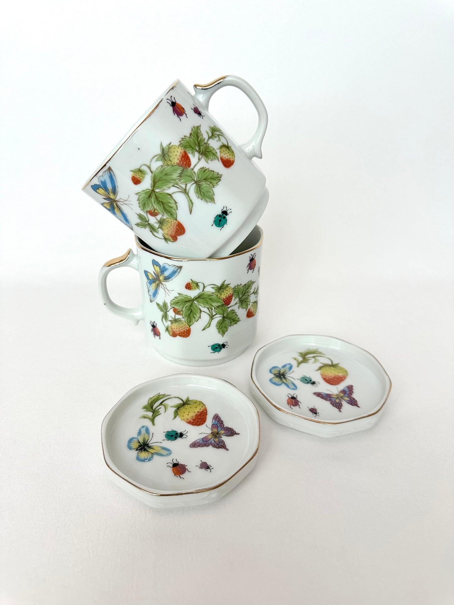 Beri Coffee Cups & Coasters
