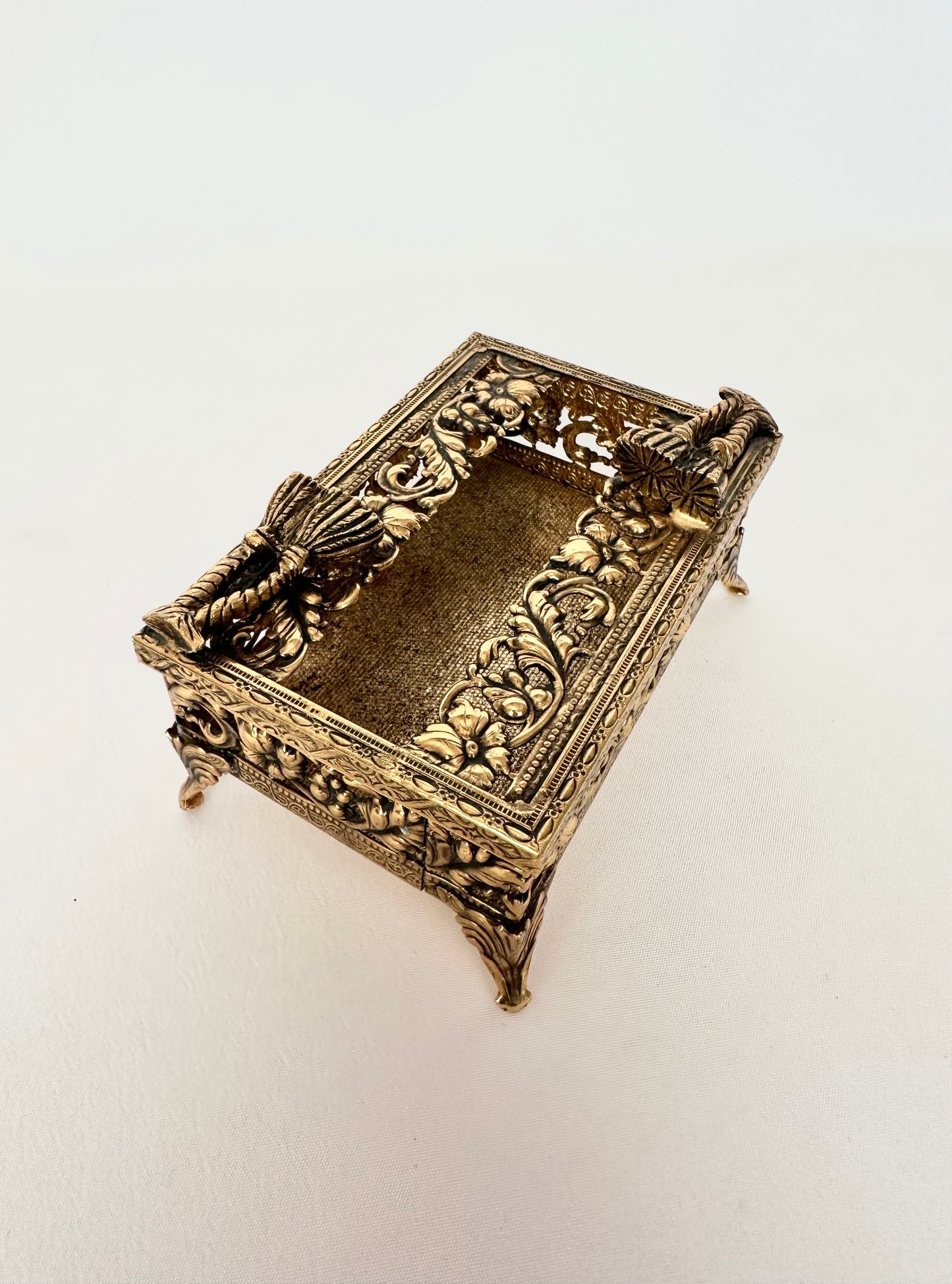 Aurelié Ormolu Tissue Box