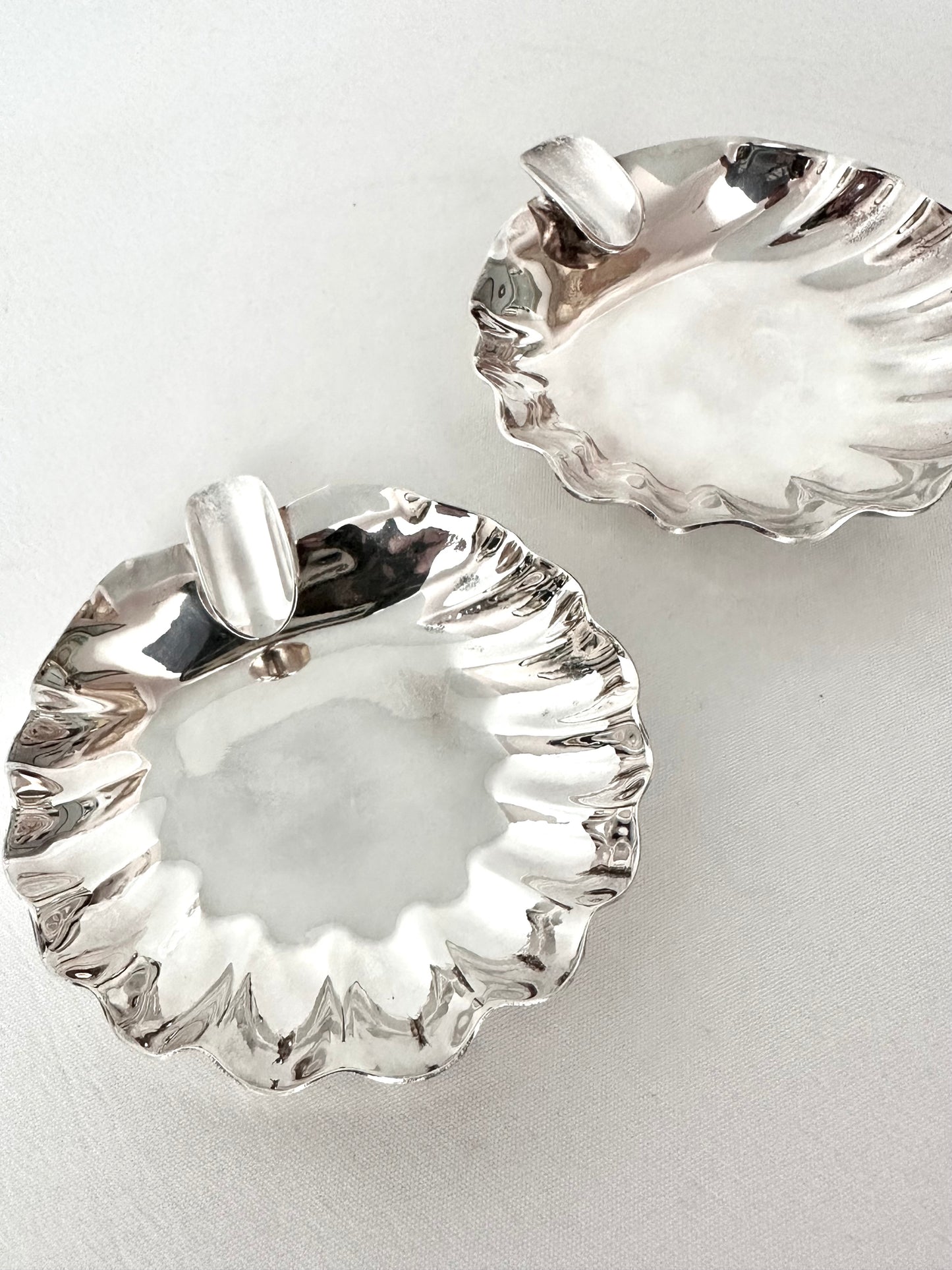 Alizée Clamshell Ashtray Set