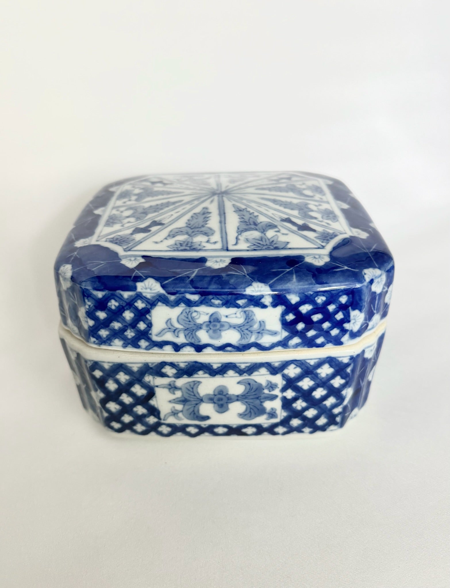 vintage blue and white chinoiserie porcelain lidded decorative box