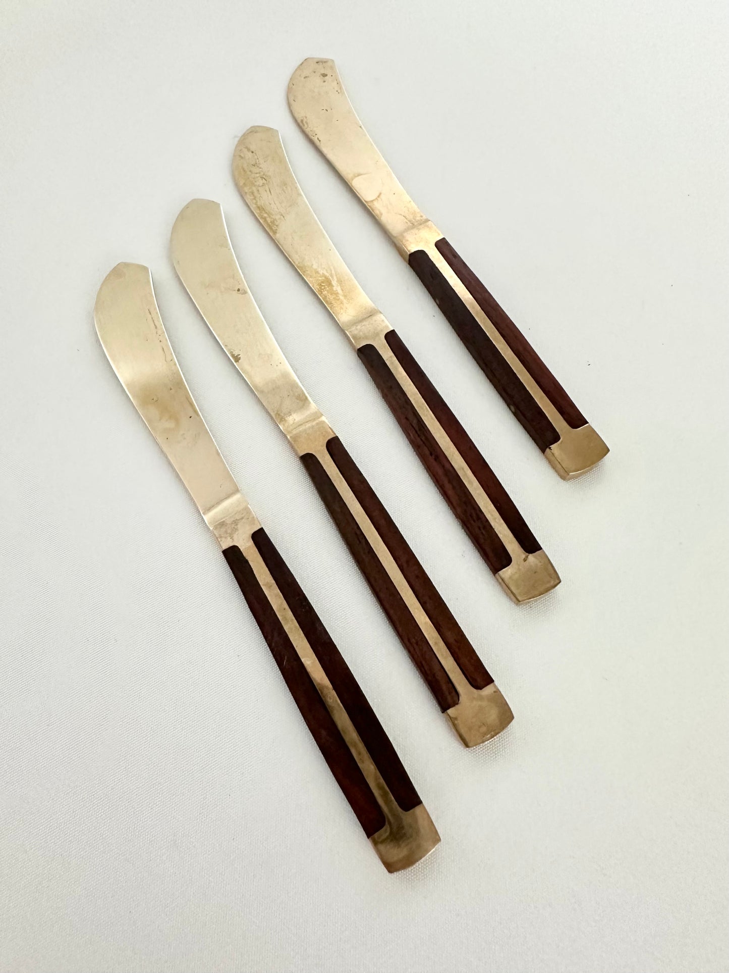 Yasmin Spreader Knives