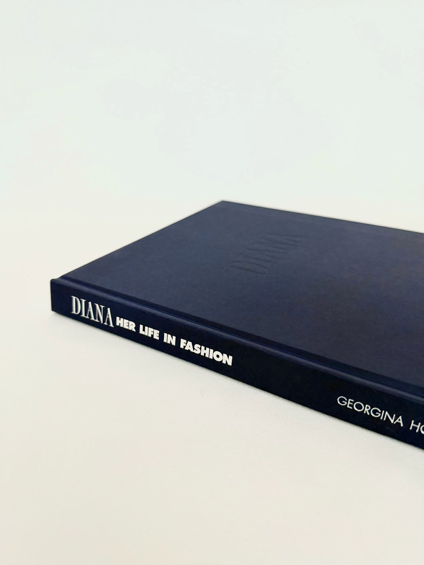 Diana: Her Life in Fashion Book