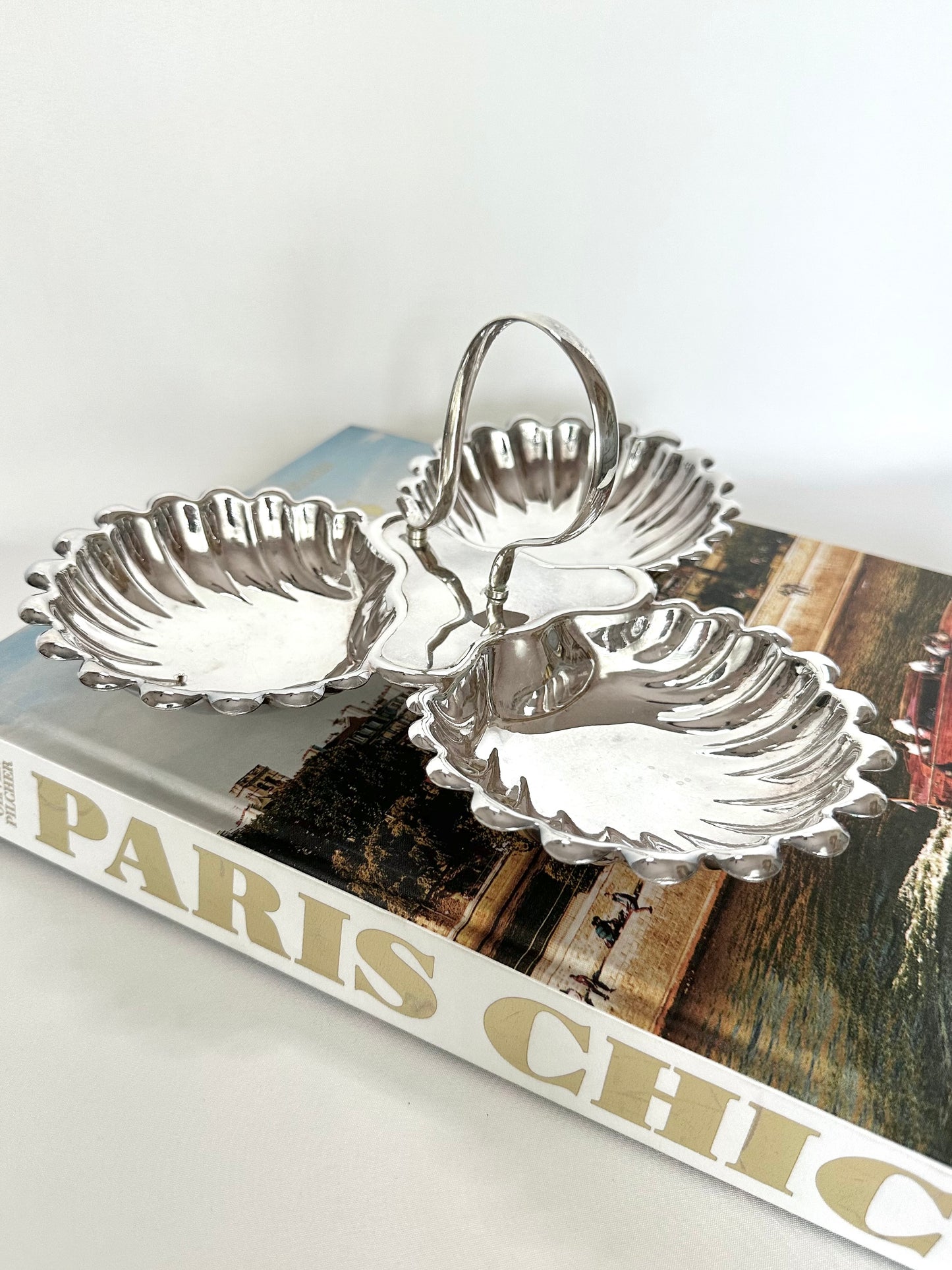 Isadora Silverplate Shell Server