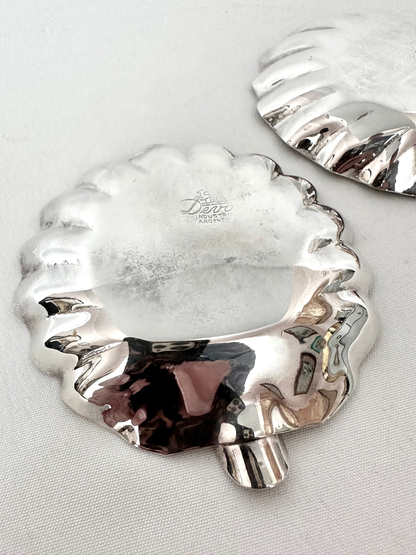 Alizée Clamshell Ashtray Set