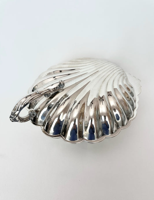 Vintage hinged and lidded clamshell bun warmer serving dish