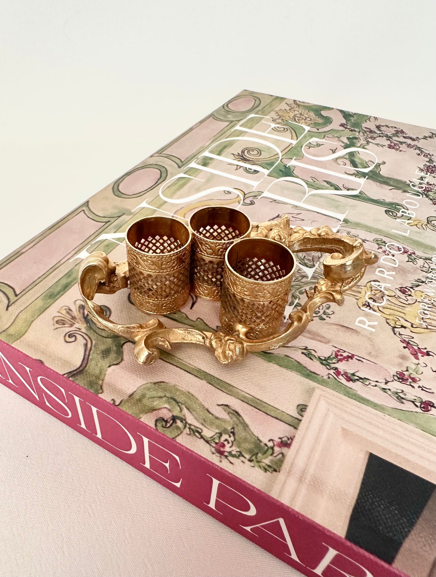 Cleora Lipstick Holder