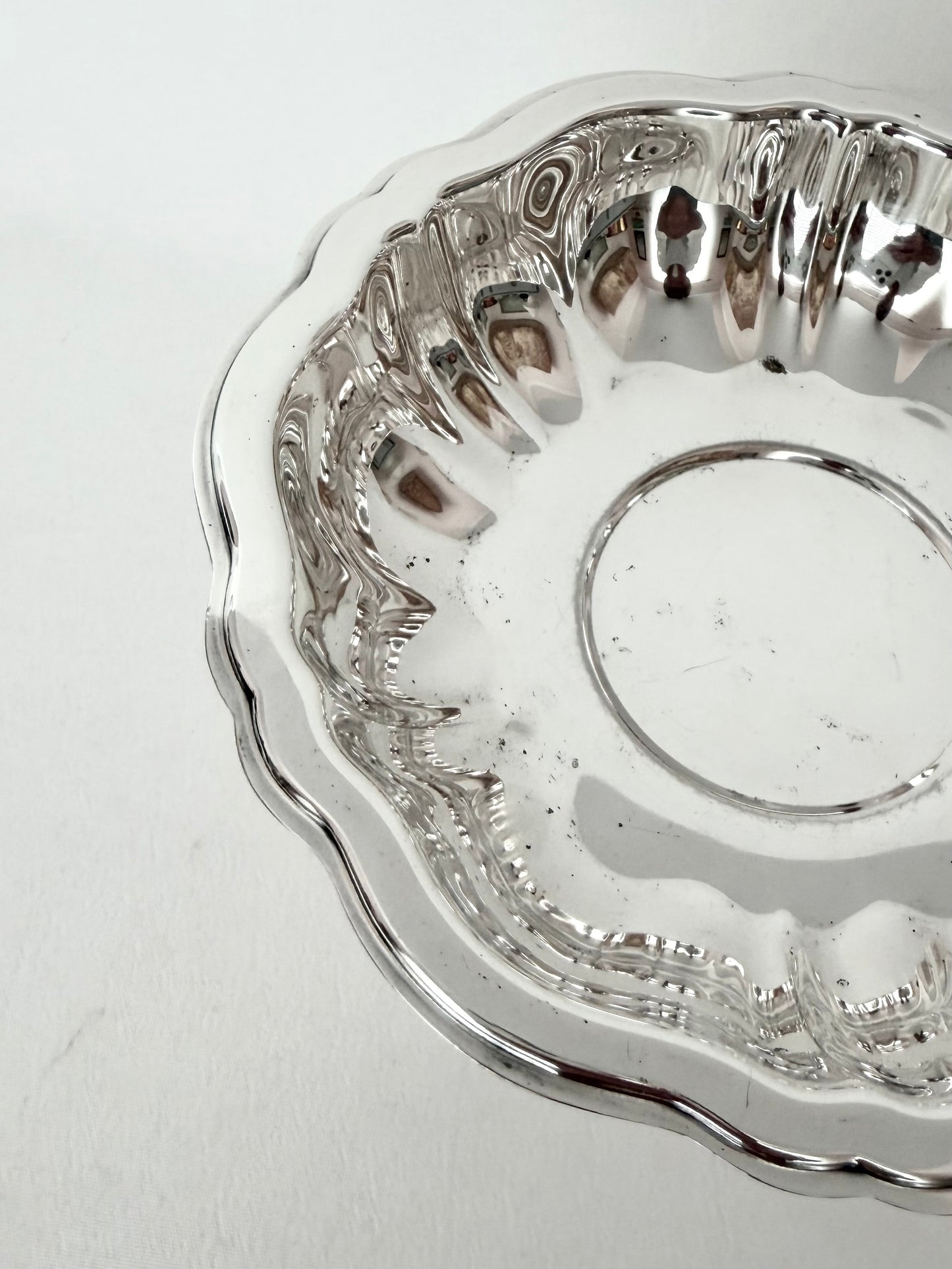 Liadan Pedestal Dish