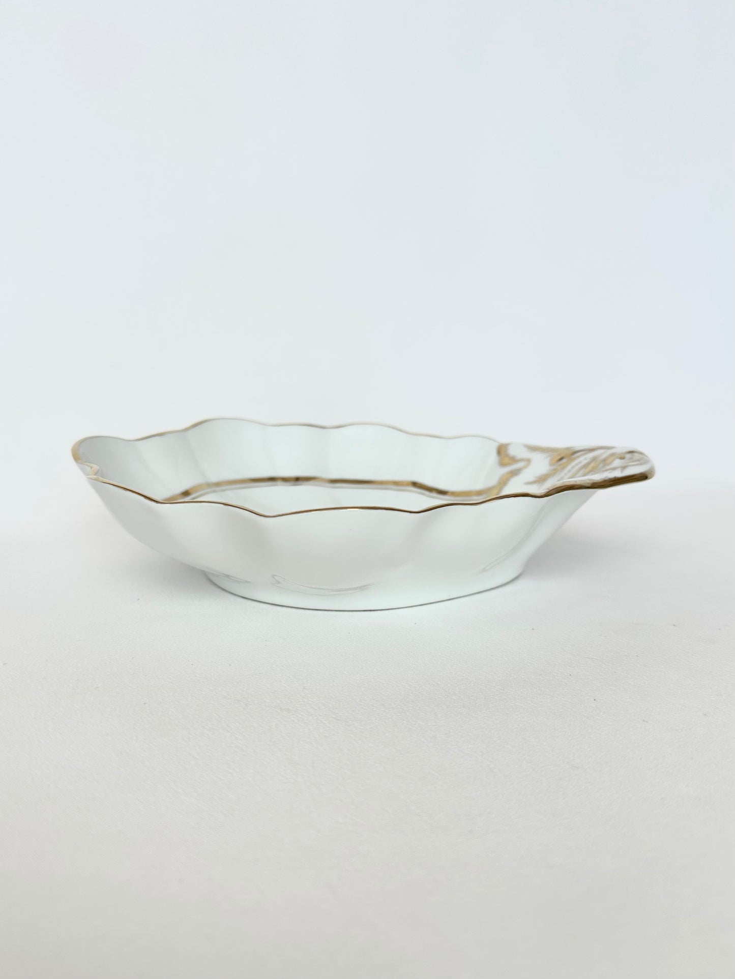 Perlé Porcelain Shell Dish