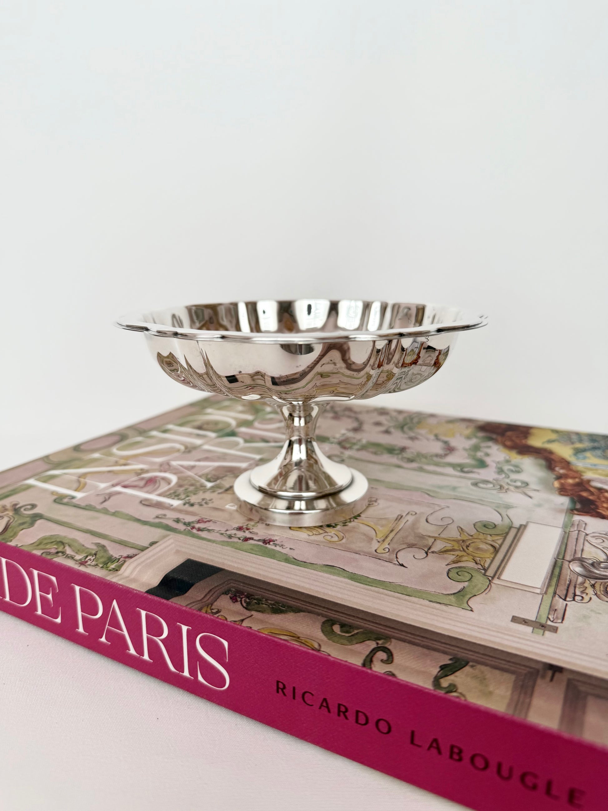 vintage silverplate chippendale style pedestal serving dish with scalloped rim