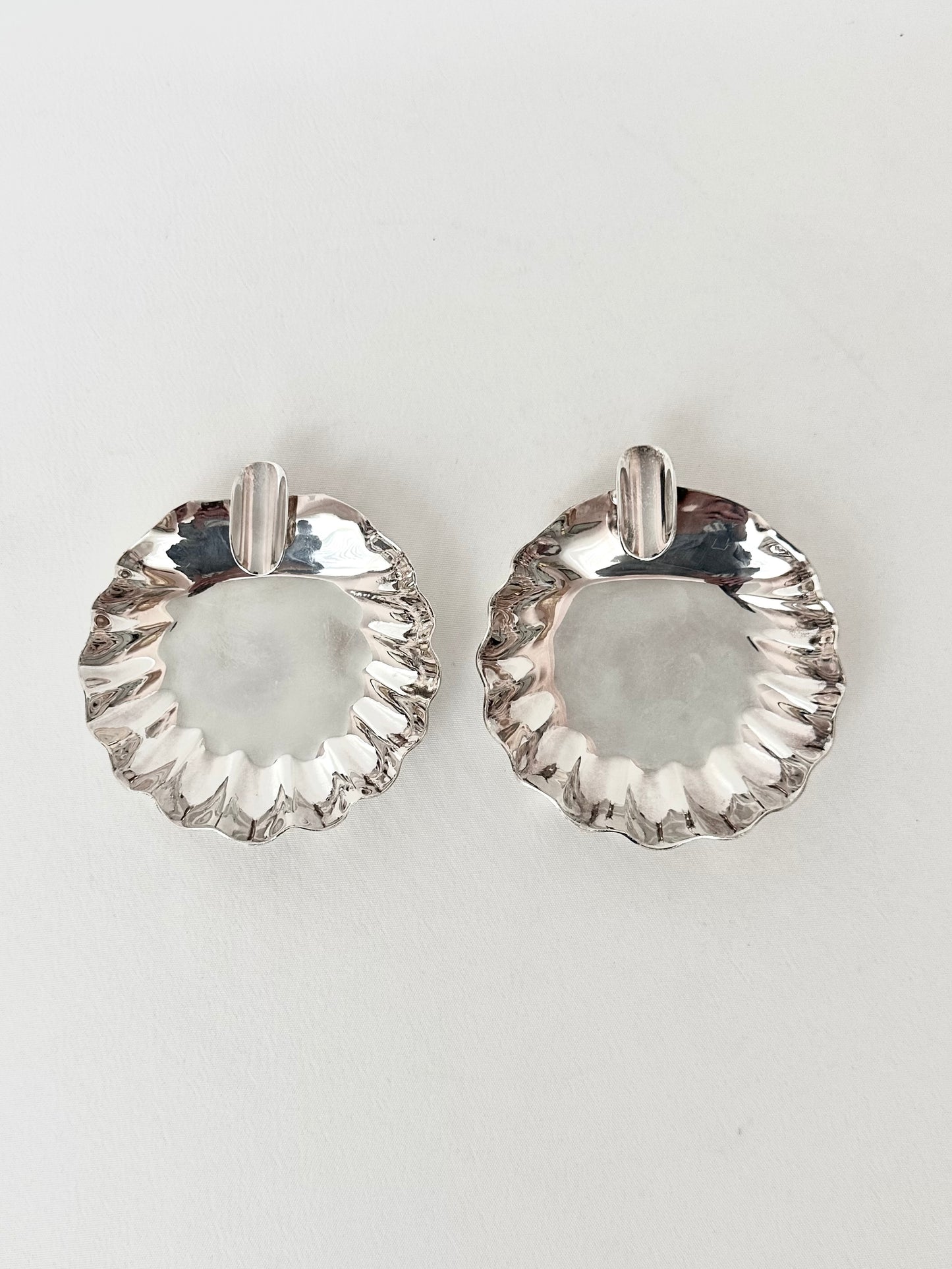 Alizée Clamshell Ashtray Set