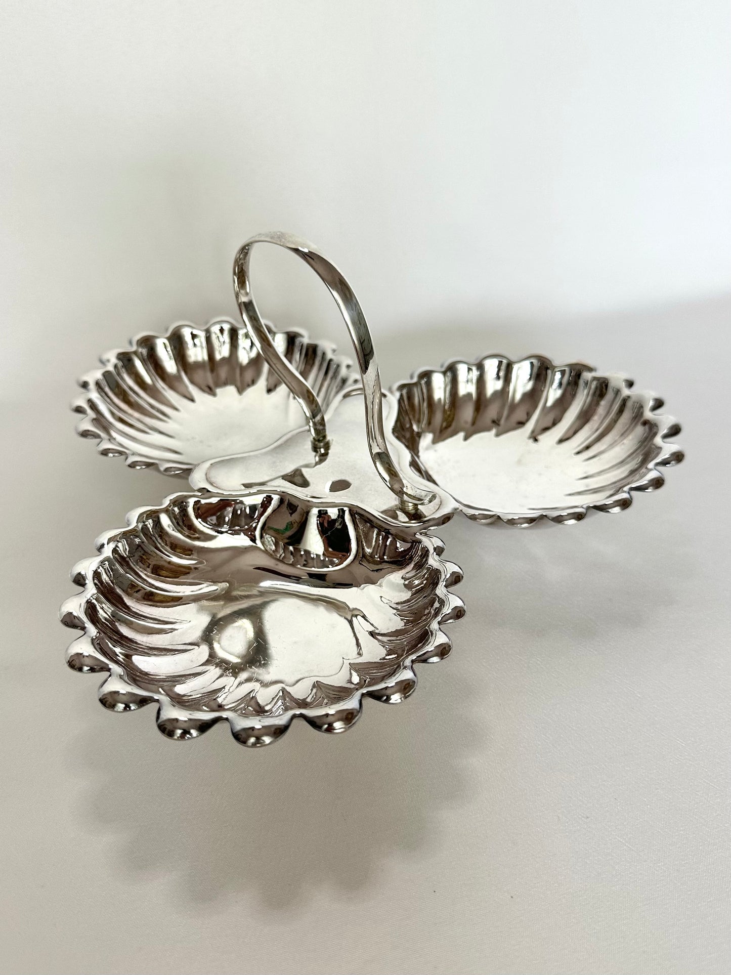 Isadora Silverplate Shell Server