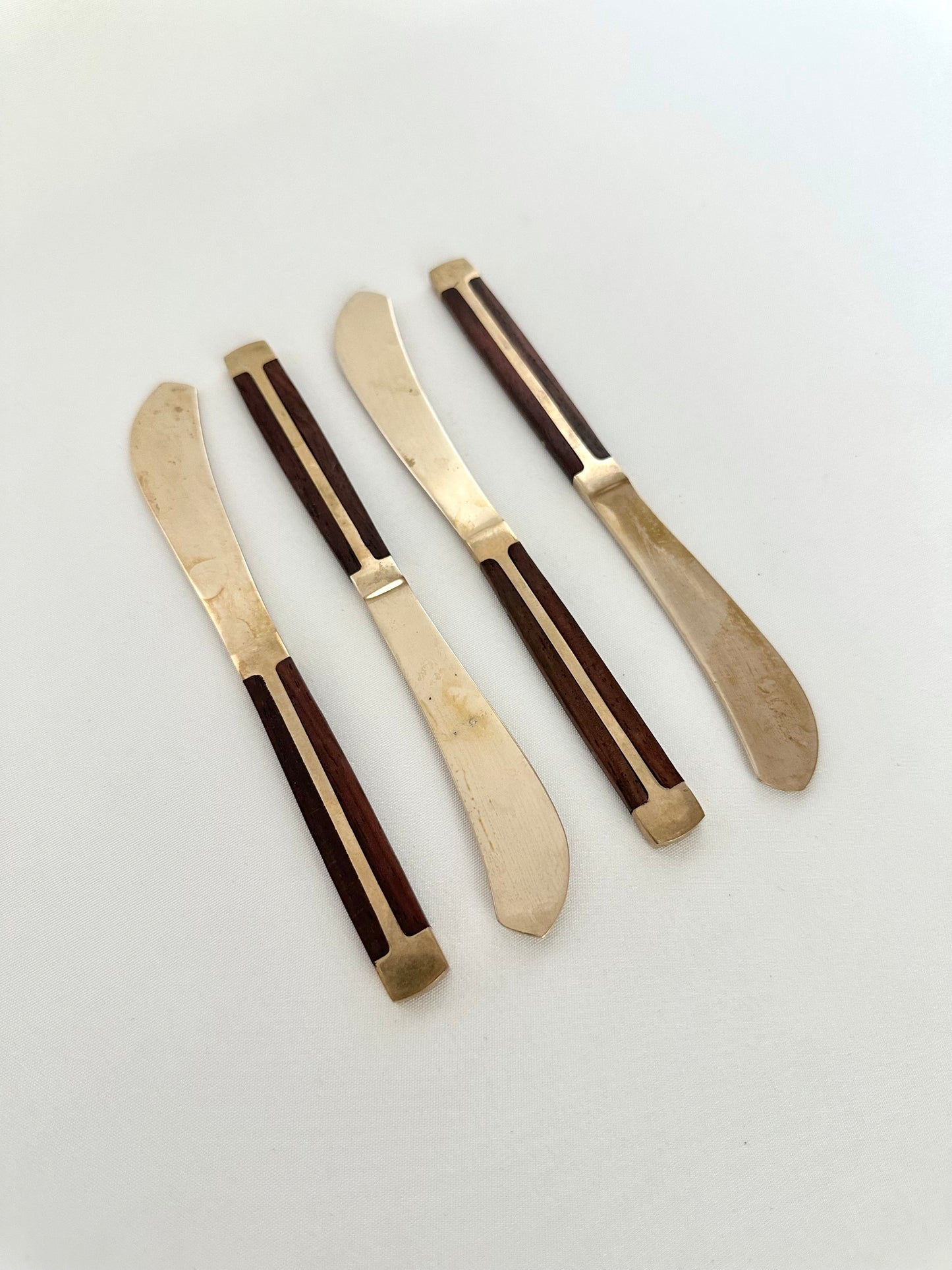 Yasmin Spreader Knives