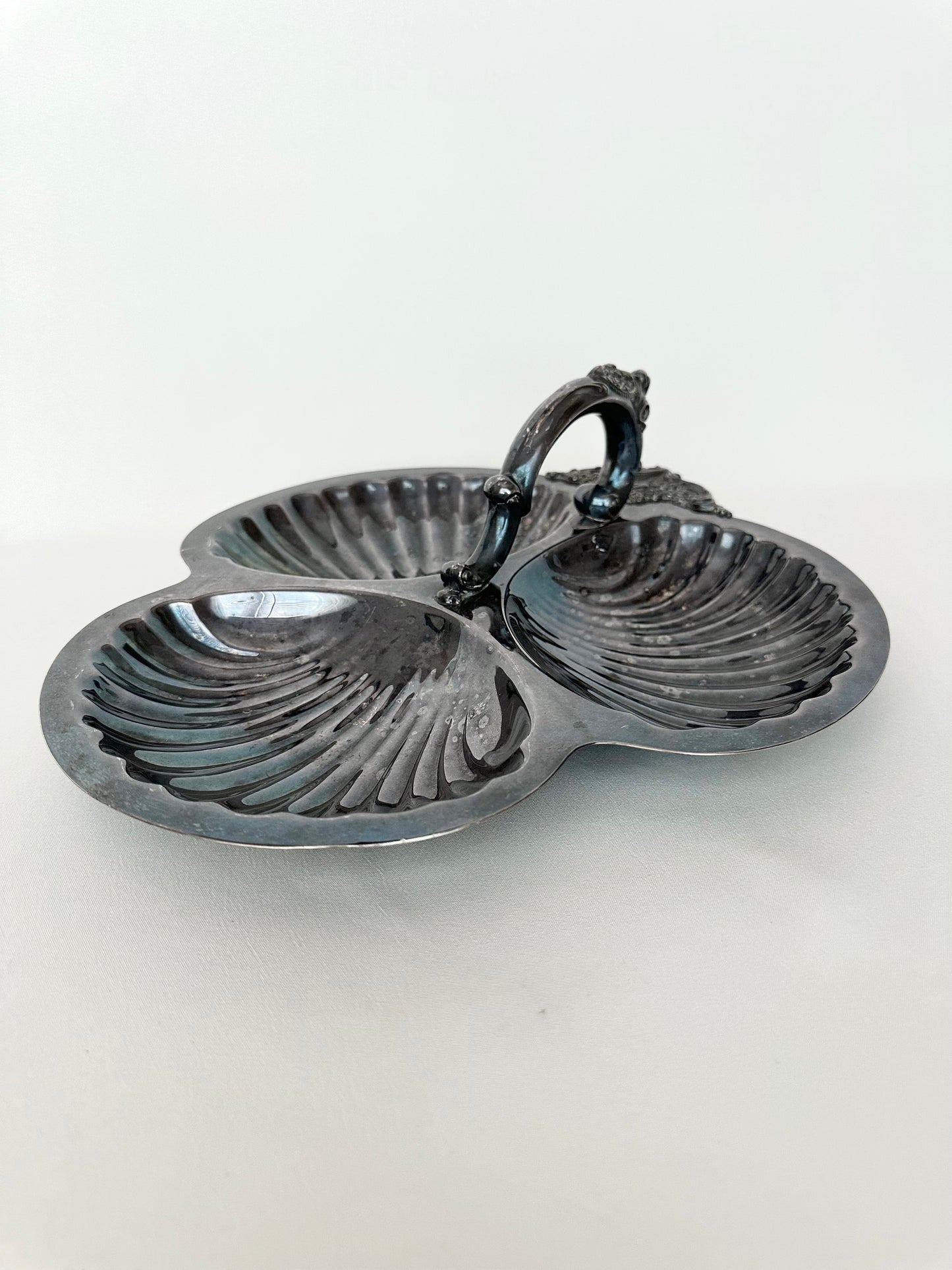 Annona Silverplate Shell Server