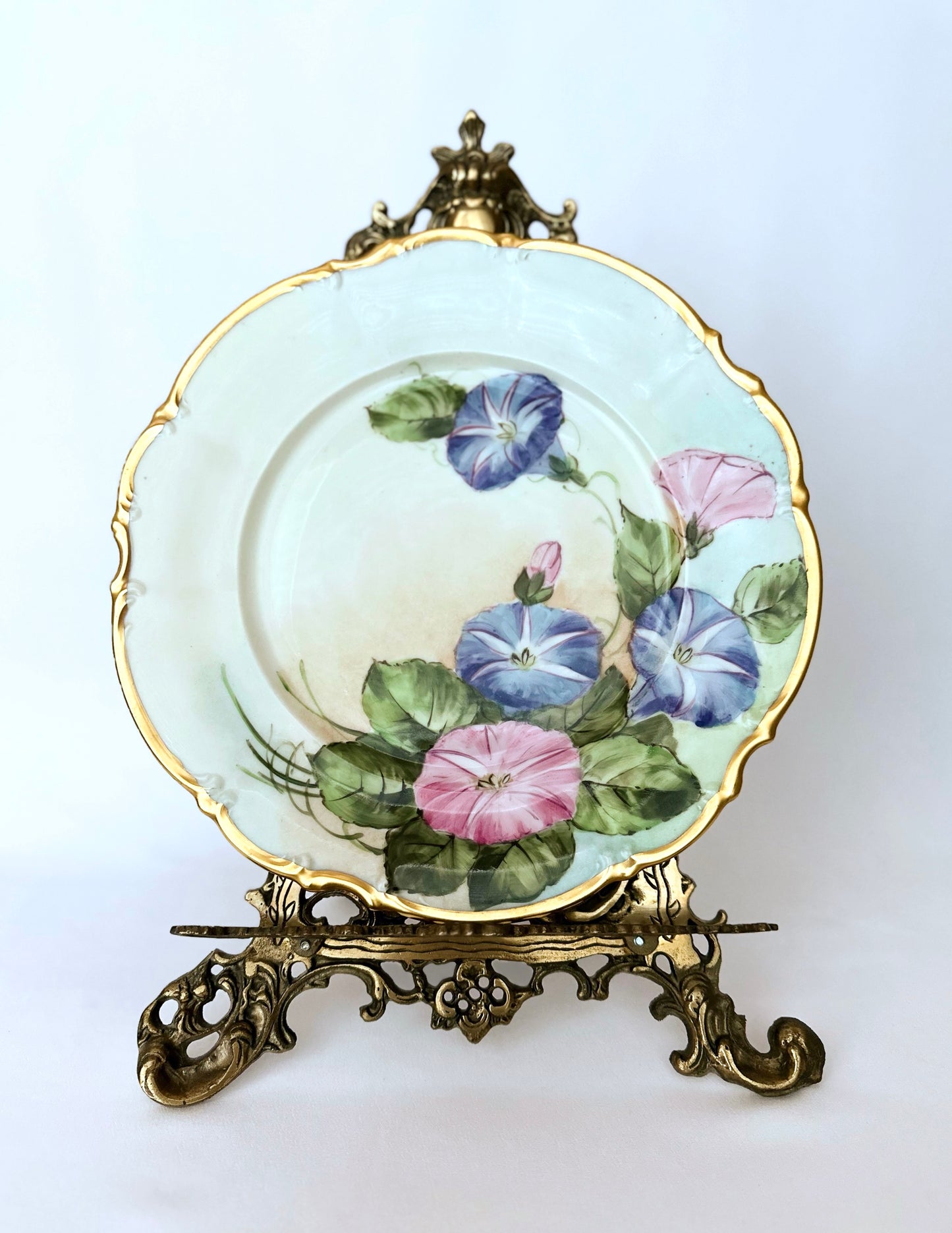 Petunia Cabinet Plate