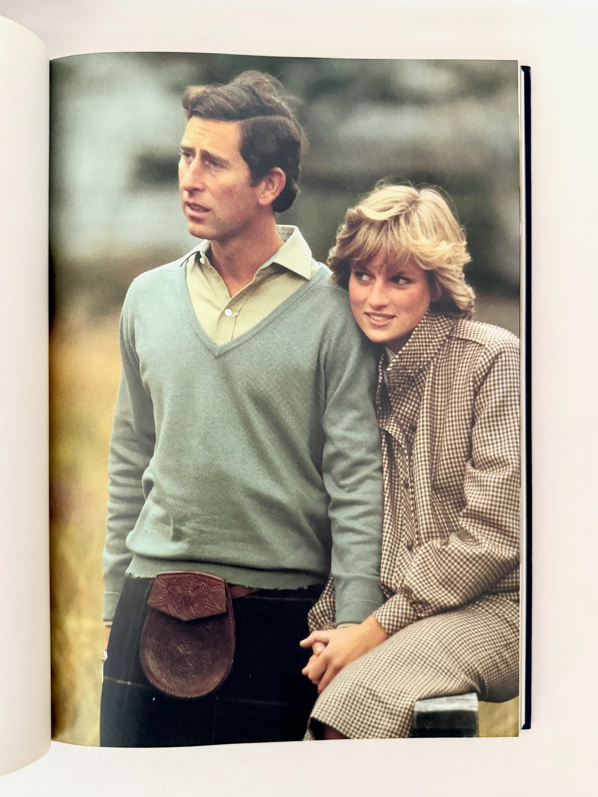 Diana: Her Life in Fashion Book