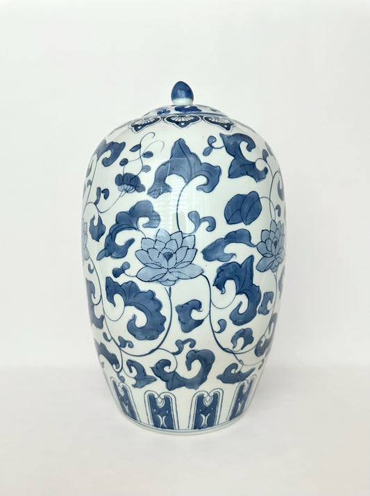 Vintage large blue and white chinoiserie lidded temple jar