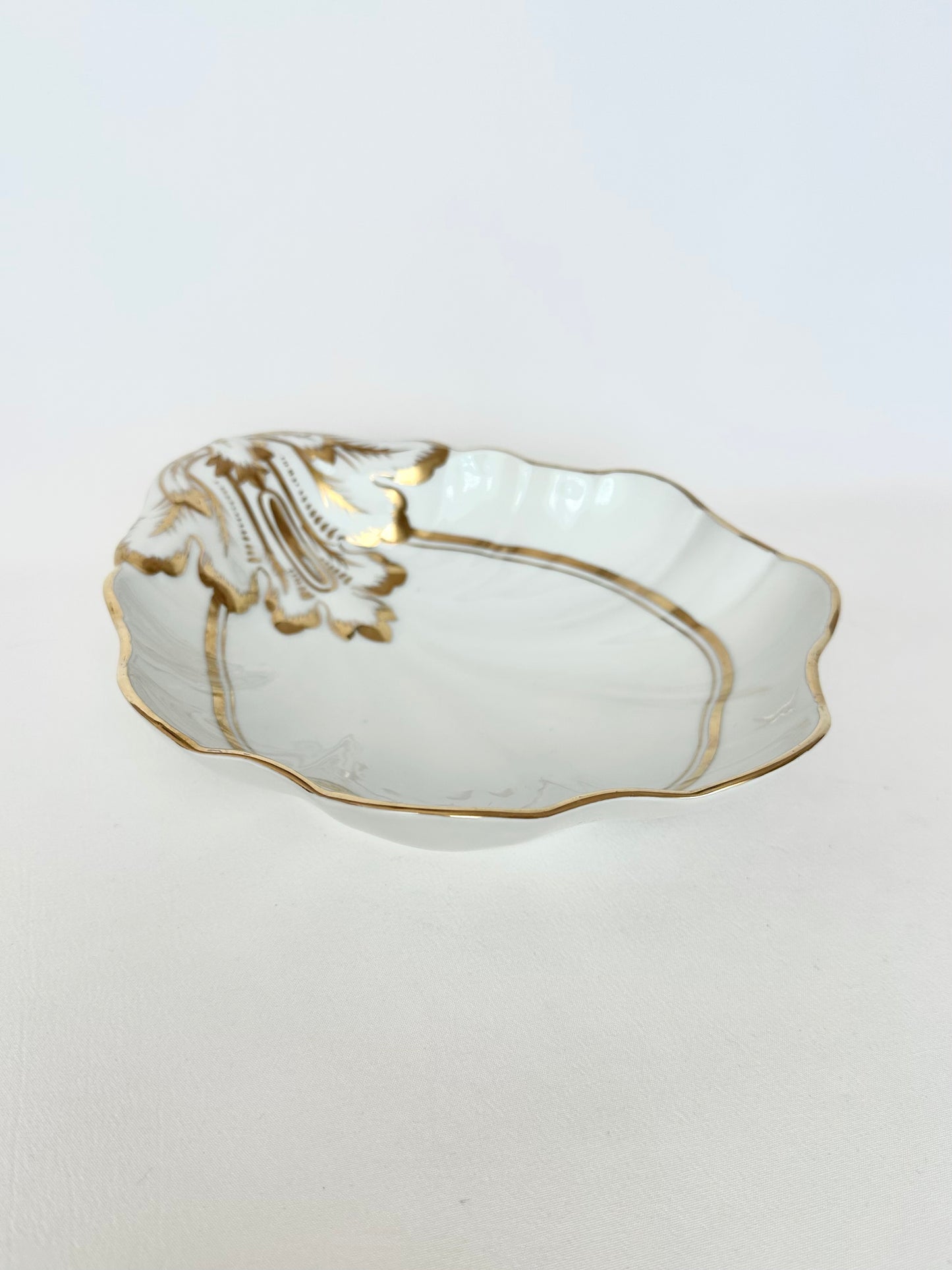 Perlé Porcelain Shell Dish