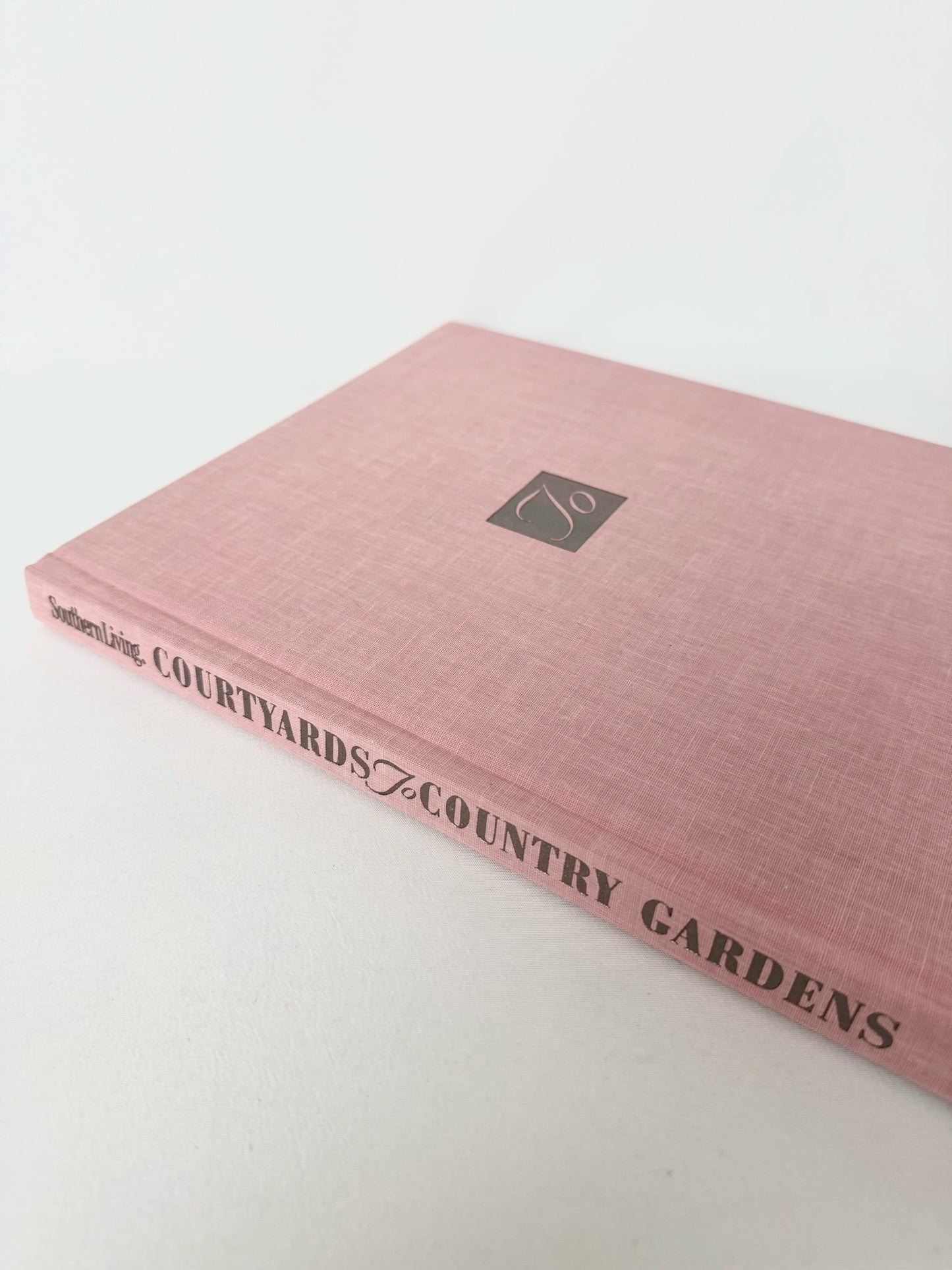 Courtyards to Country Gardens Book