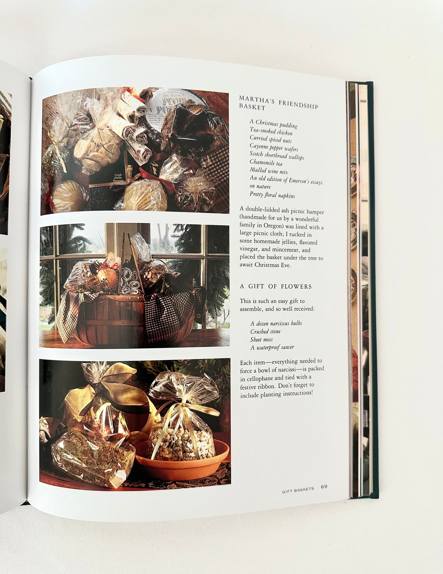 Martha Stewart's Christmas Book