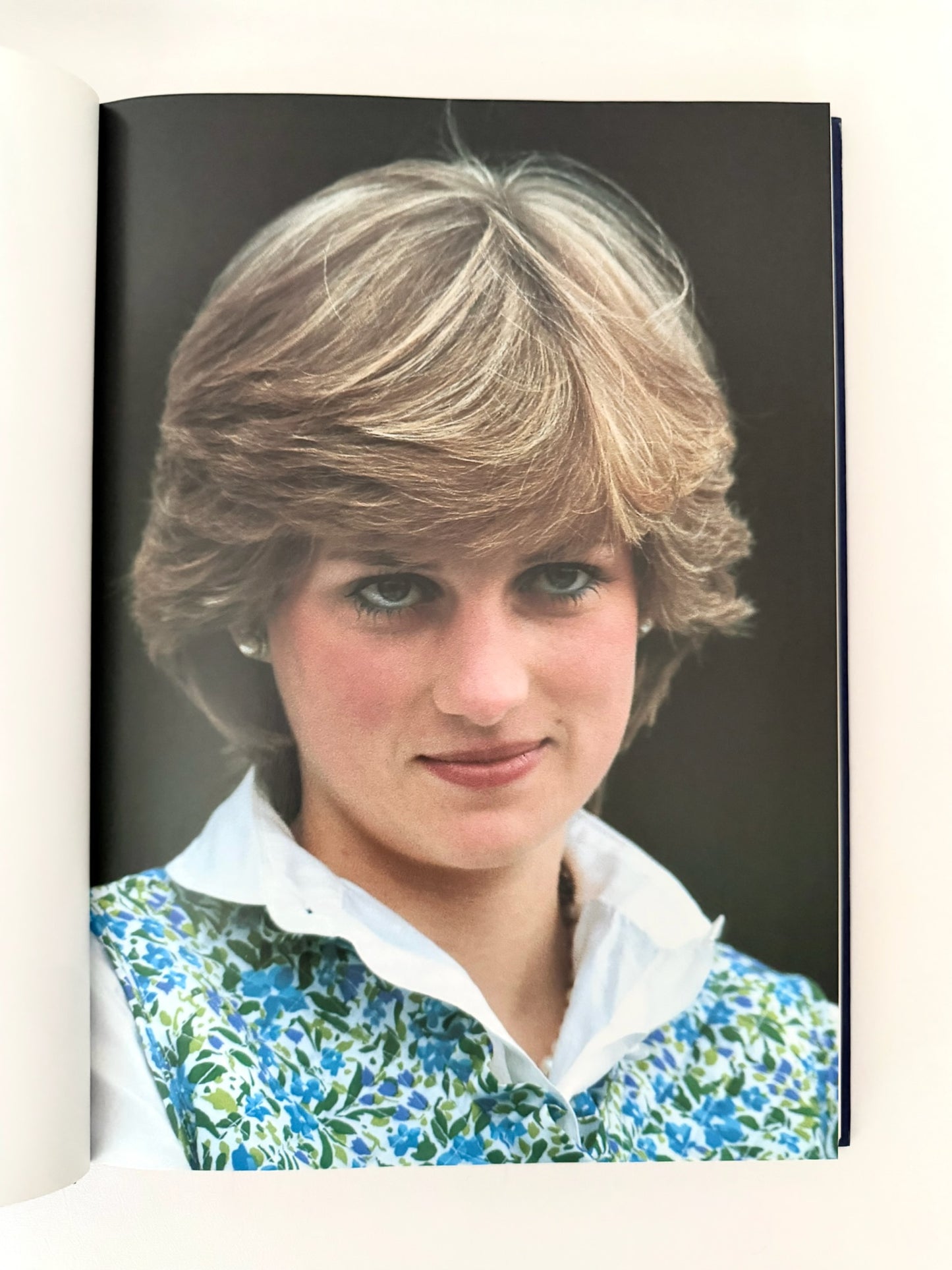 Diana: Her Life in Fashion Book