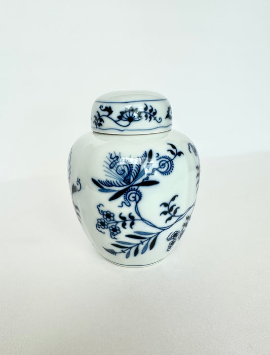 vintage small blue and white chinoiserie ginger jar by Danube