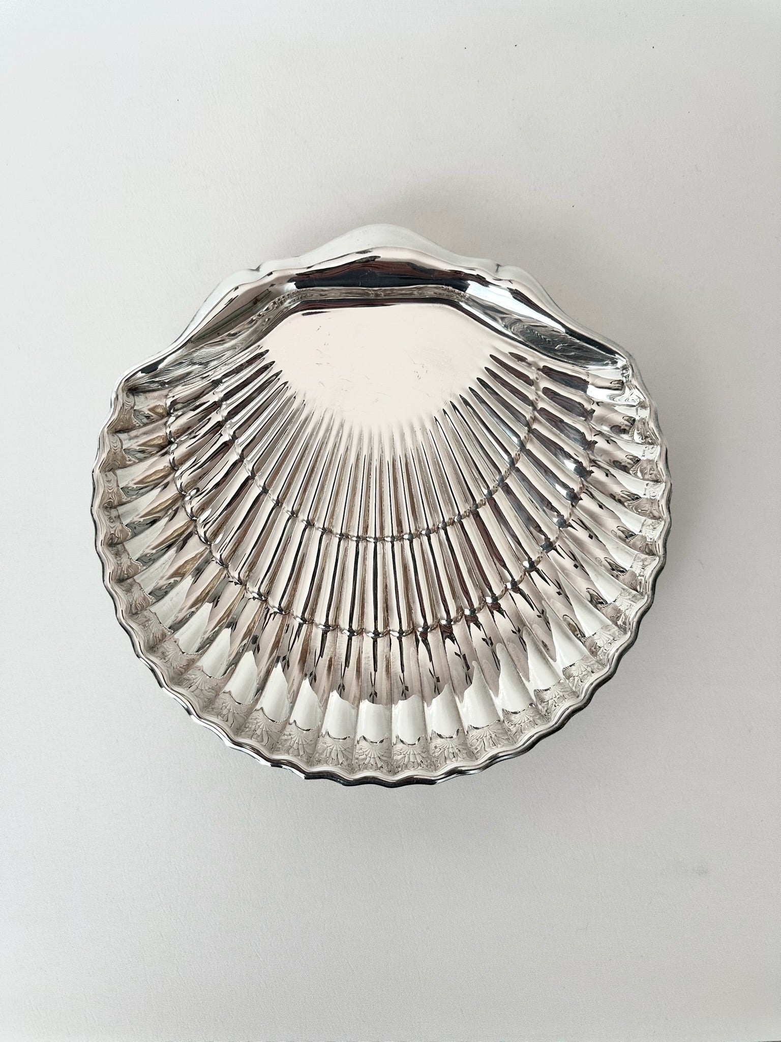 vintage silverplate medium clamshell dish with ball feet