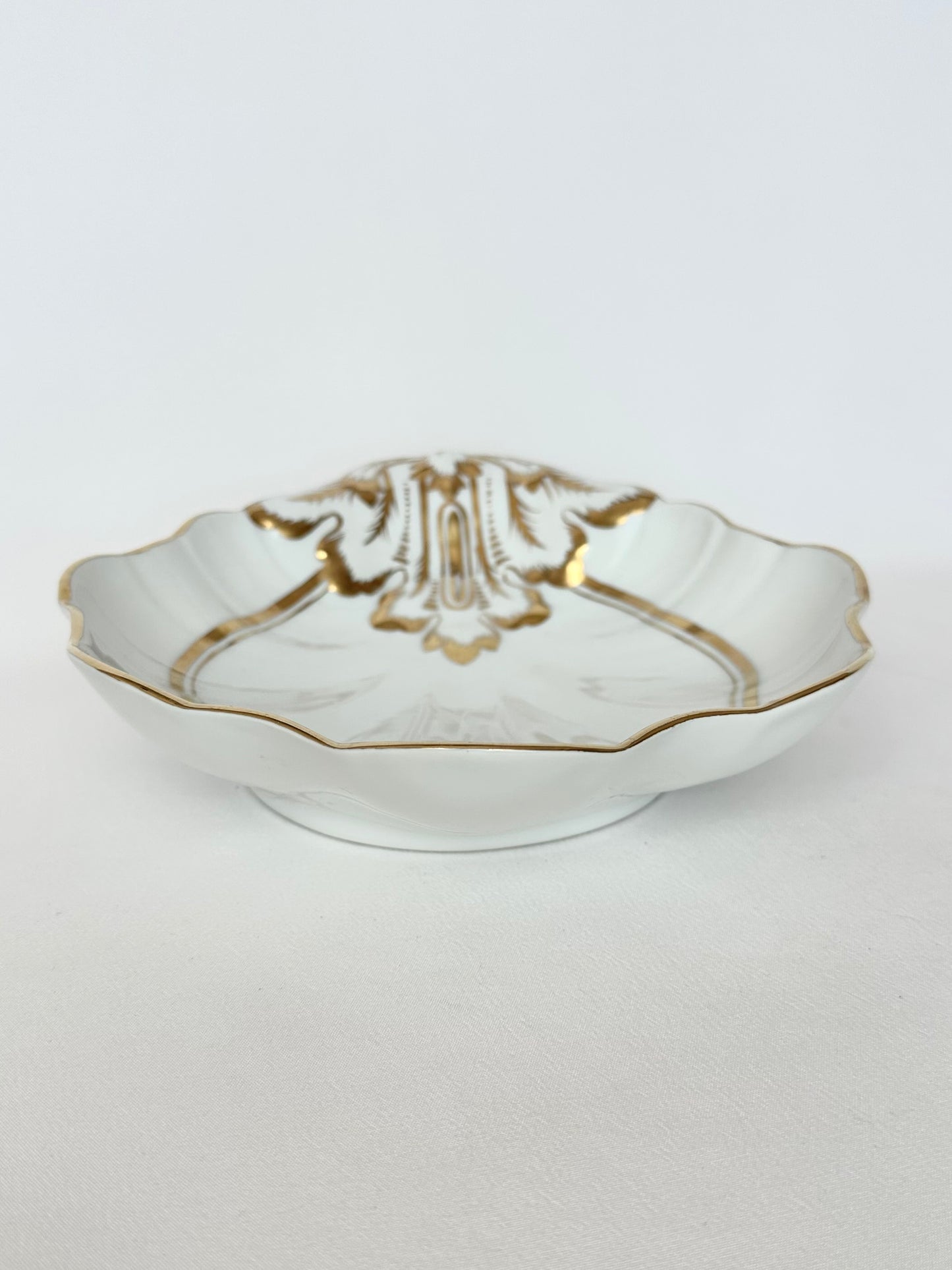 Perlé Porcelain Shell Dish