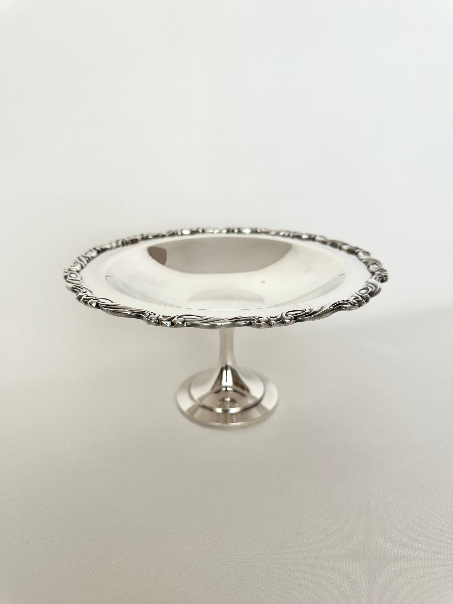 vintage silverplate pedestal dish with ornate rim by oneida