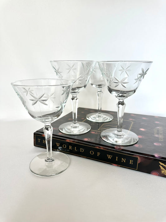 Vintage star etched midcentury cocktail glasses set of four.